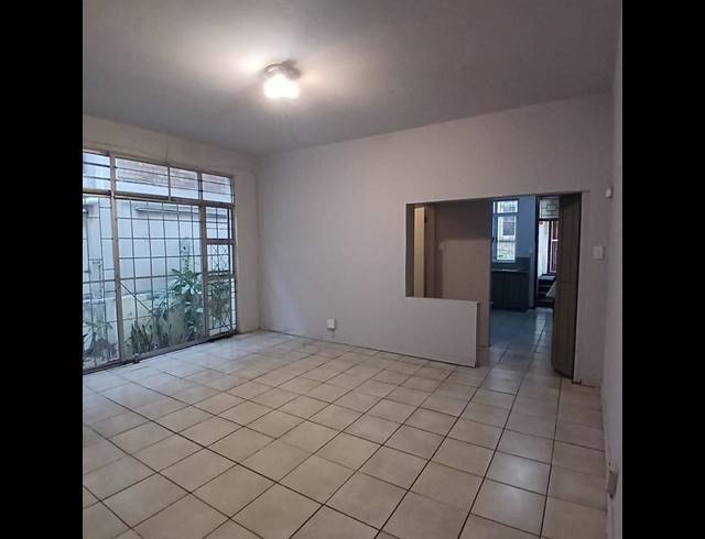 2 BEDROOM APARTMENT FOR SALE IN GLENWOOD